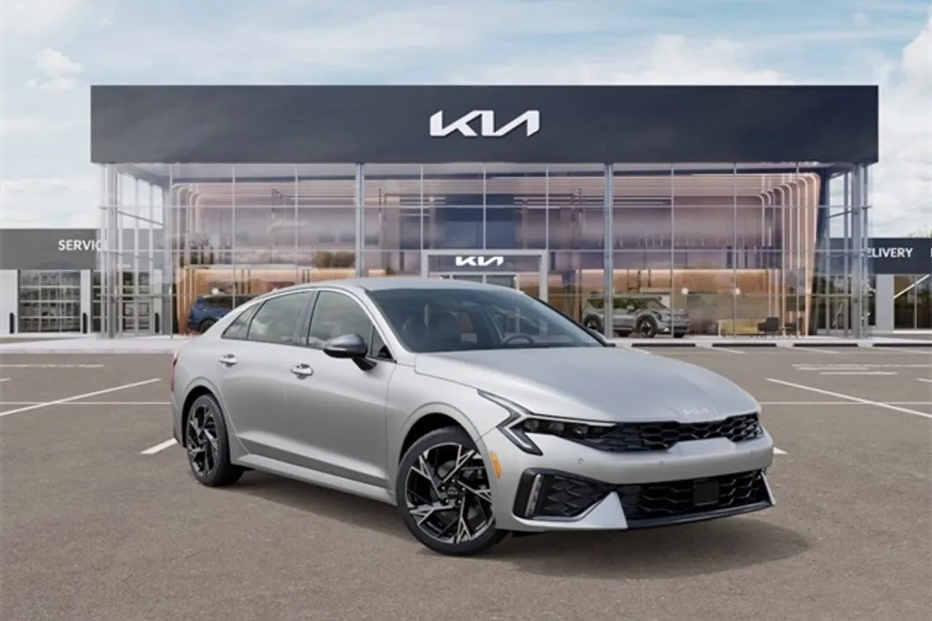 2025 Kia K5 GT-Line photo 1