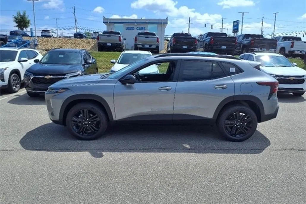 2025 Chevrolet Trax ACTIV photo 1