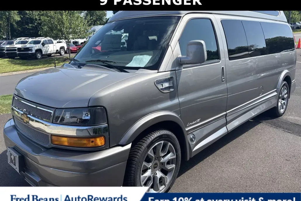 2025 Chevrolet Express Cargo 2500 Van photo 1