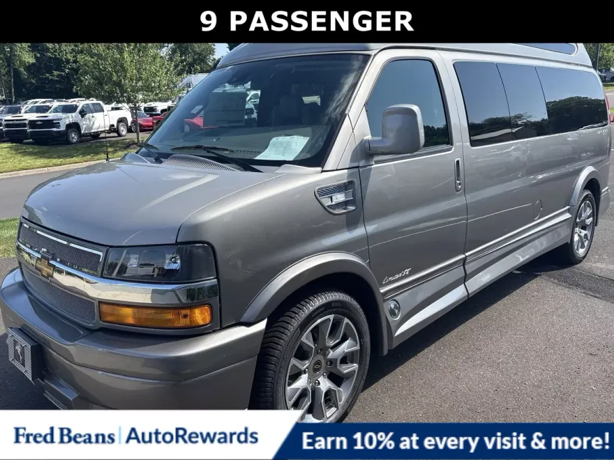 2025 Chevrolet Express Cargo 2500 Van photo 1