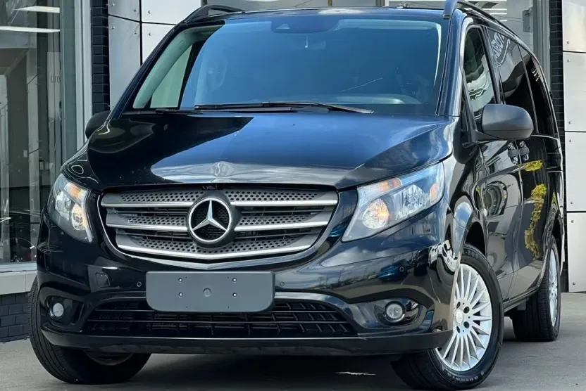 2018 Mercedes Benz Metris Passenger photo 1