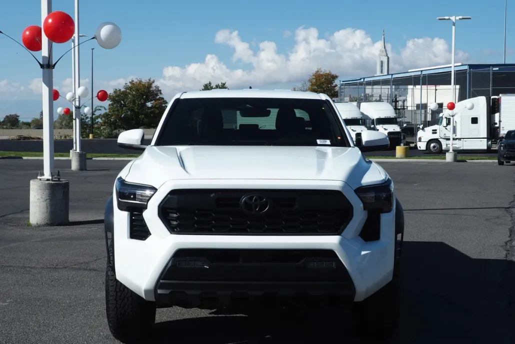 2025 Toyota Tacoma TRD Off-Road photo 1