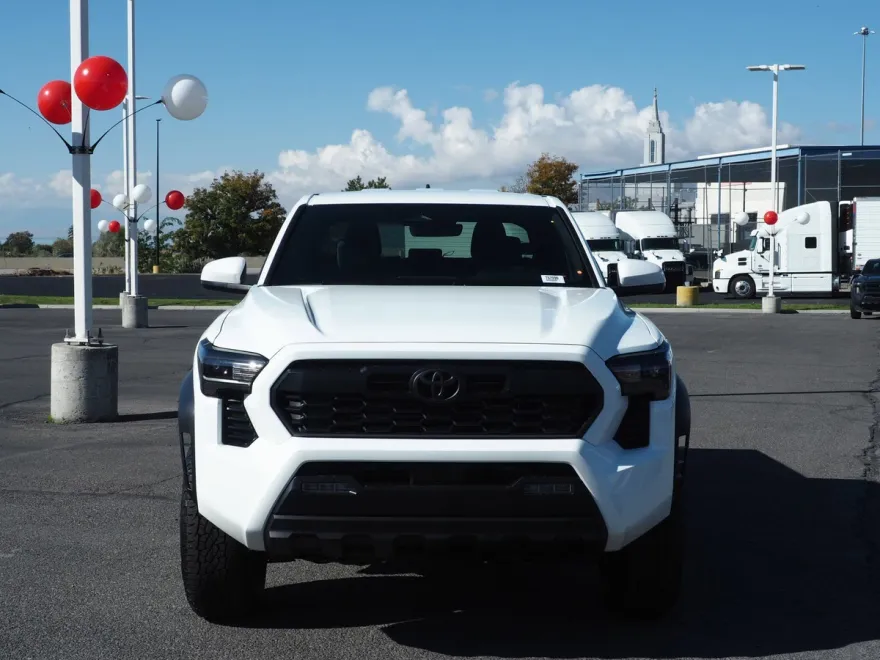 2025 Toyota Tacoma TRD Off-Road photo 1