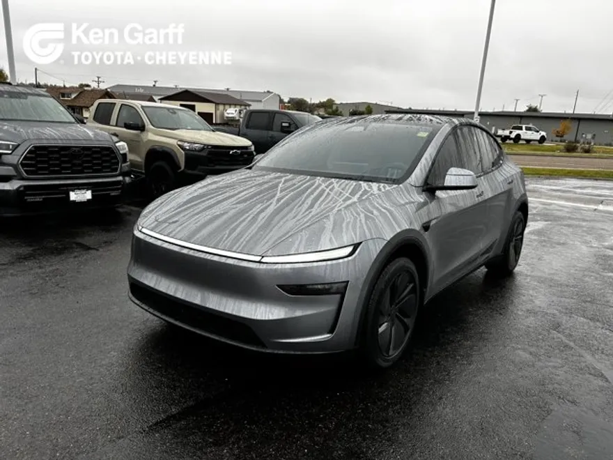 2026 Tesla Model Y Long Range photo 1