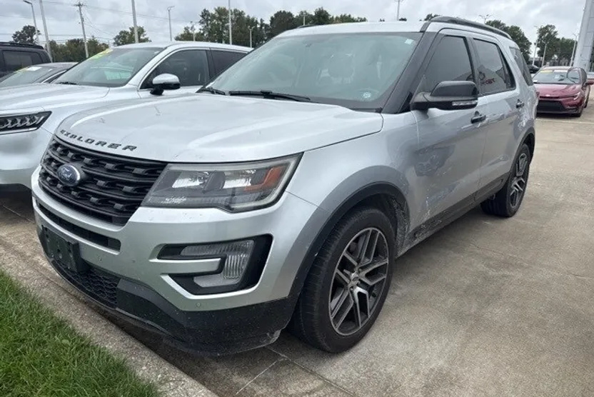 2017 Ford Explorer Sport photo 1
