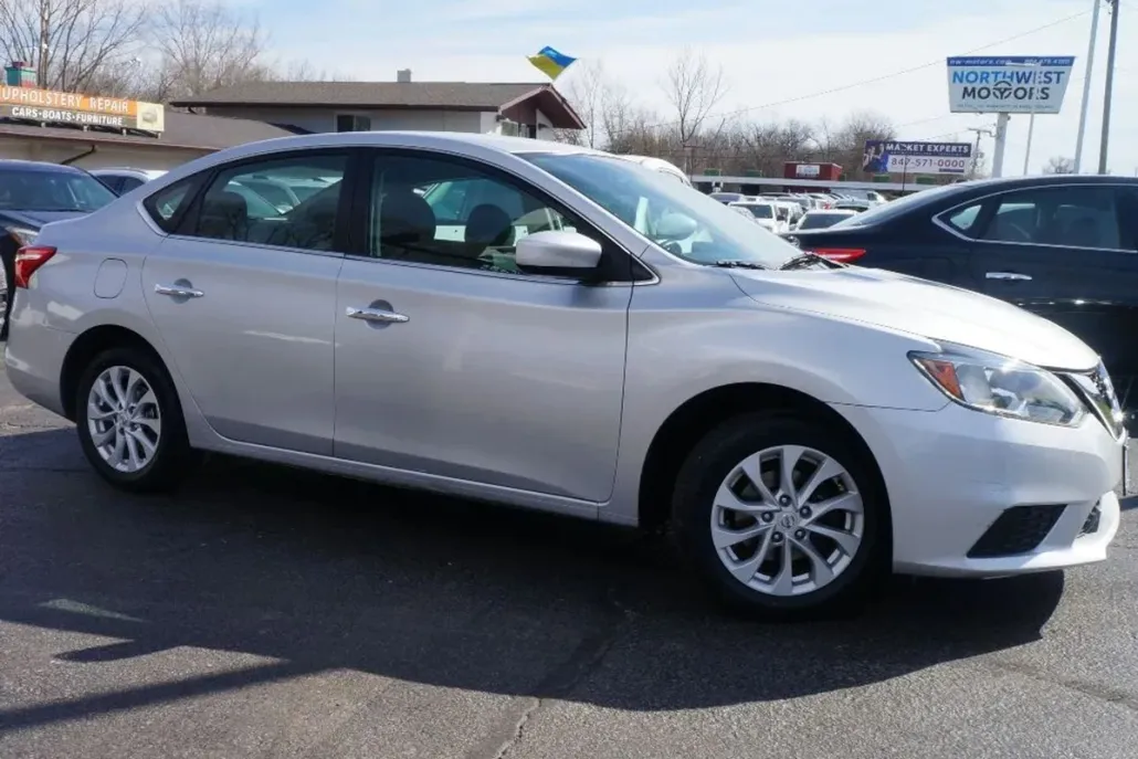 2019 Nissan Sentra SV photo 1