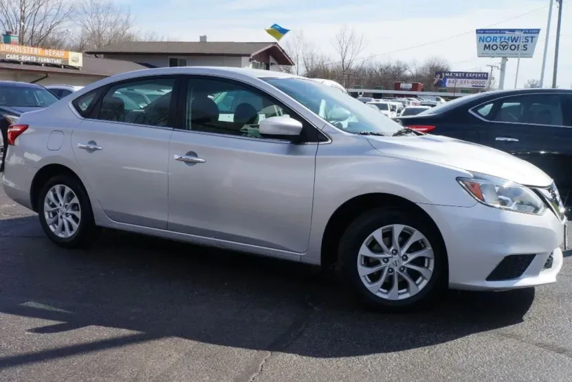 2019 Nissan Sentra SV photo 1