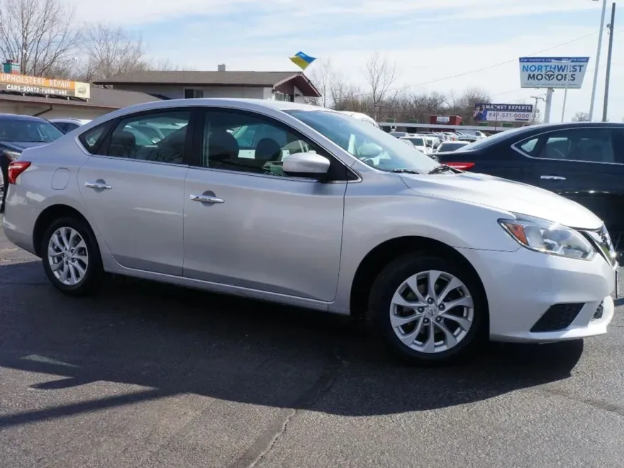 2019 Nissan Sentra SV photo 1