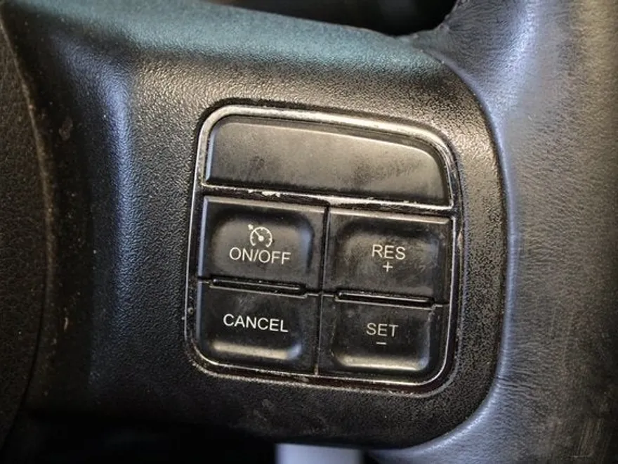 2014 Jeep Wrangler Sahara photo 13