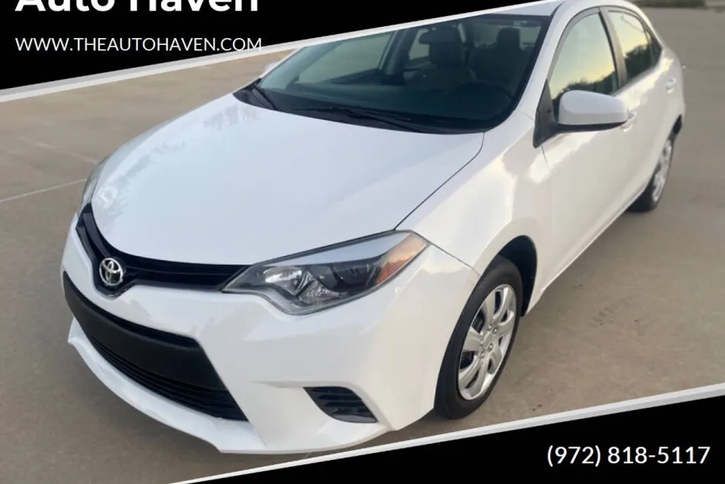 2016 Toyota Corolla LE photo 1