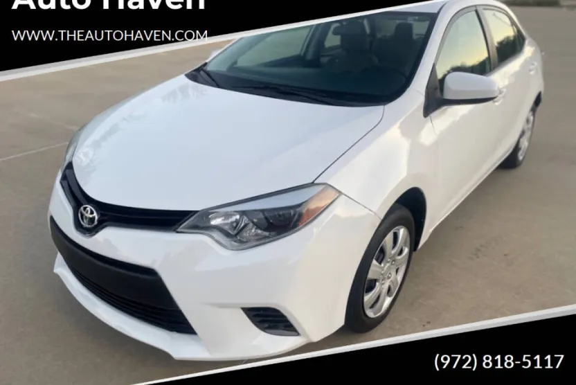 2016 Toyota Corolla LE photo 1