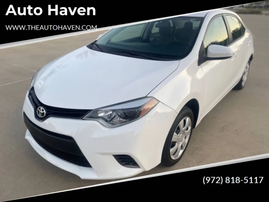 2016 Toyota Corolla LE photo 1