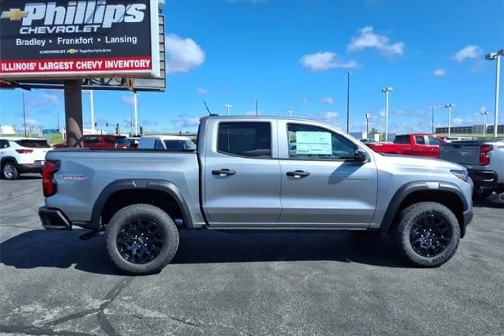 2026 Chevrolet Colorado Trail Boss photo 1