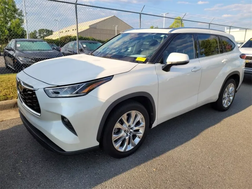 2020 Toyota Highlander Limited photo 1