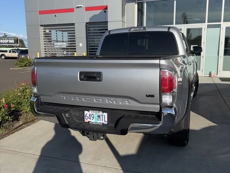 2021 Toyota Tacoma TRD Off-Road V6 photo 1