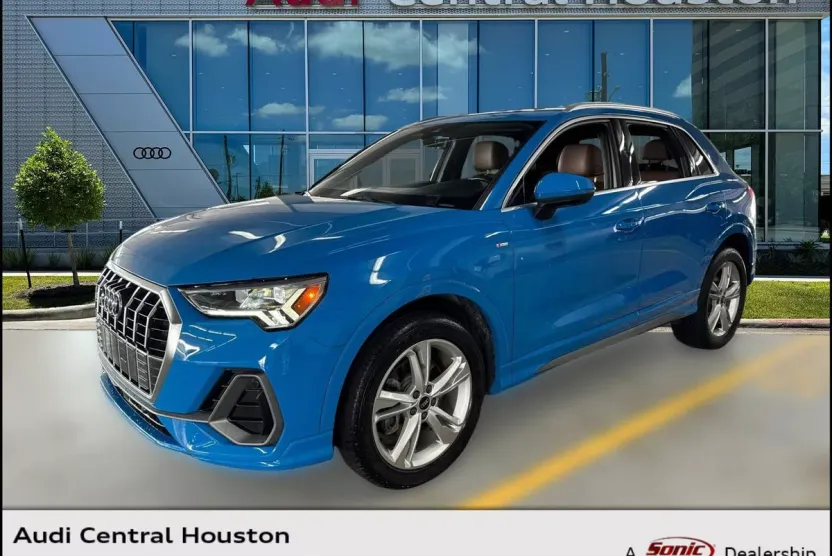2022 Audi Q3 S line Premium Plus photo 1
