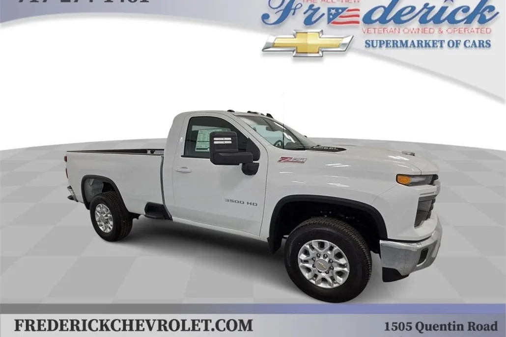 2025 Chevrolet Silverado 3500HD LT photo 1