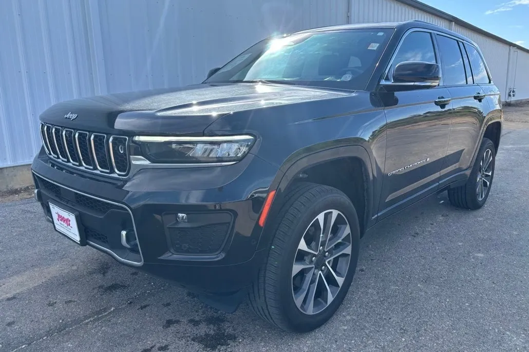 2022 Jeep Grand Cherokee Overland photo 1