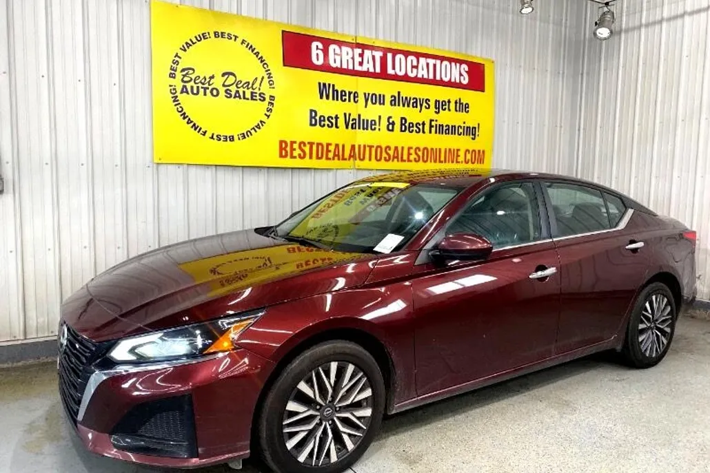2023 Nissan Altima 2.5 SV photo 1