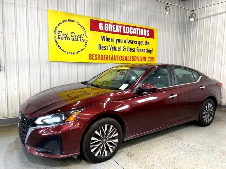 2023 Nissan Altima 2.5 SV photo 1