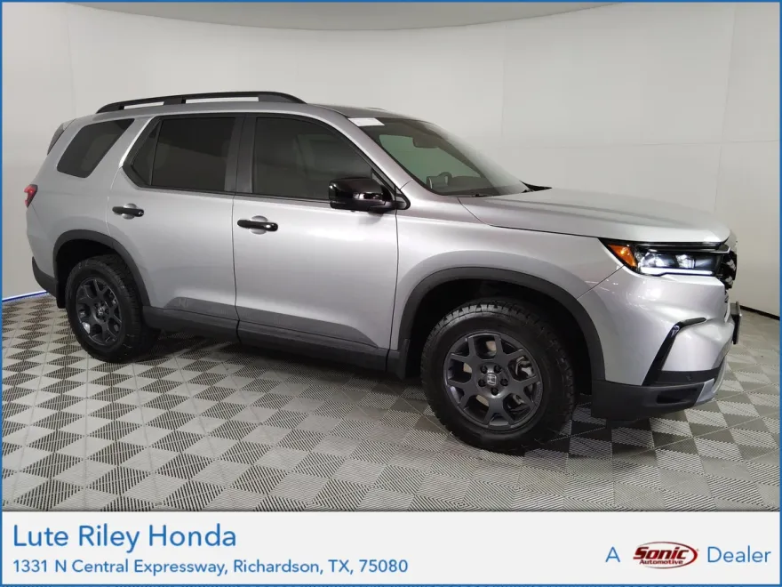 2025 Honda Pilot TrailSport photo 1