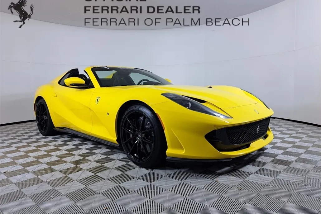 2021 Ferrari 812 GTS Base photo 1