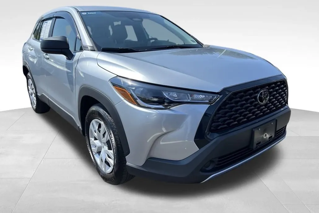 2023 Toyota Corolla Cross L photo 1