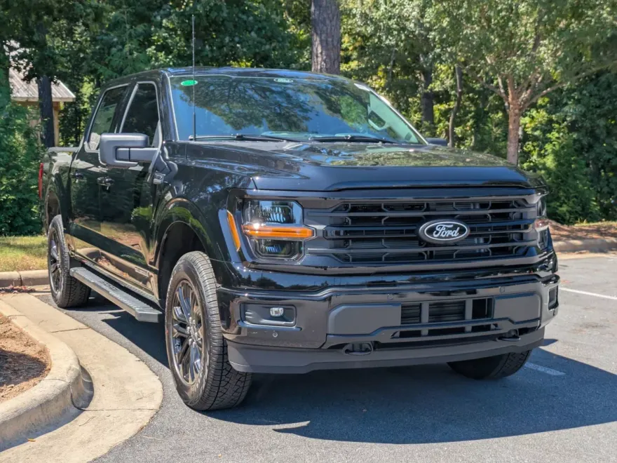 2025 Ford F-150 XLT photo 1