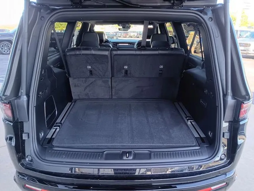 2025 Jeep Wagoneer L Series II Carbide photo 1