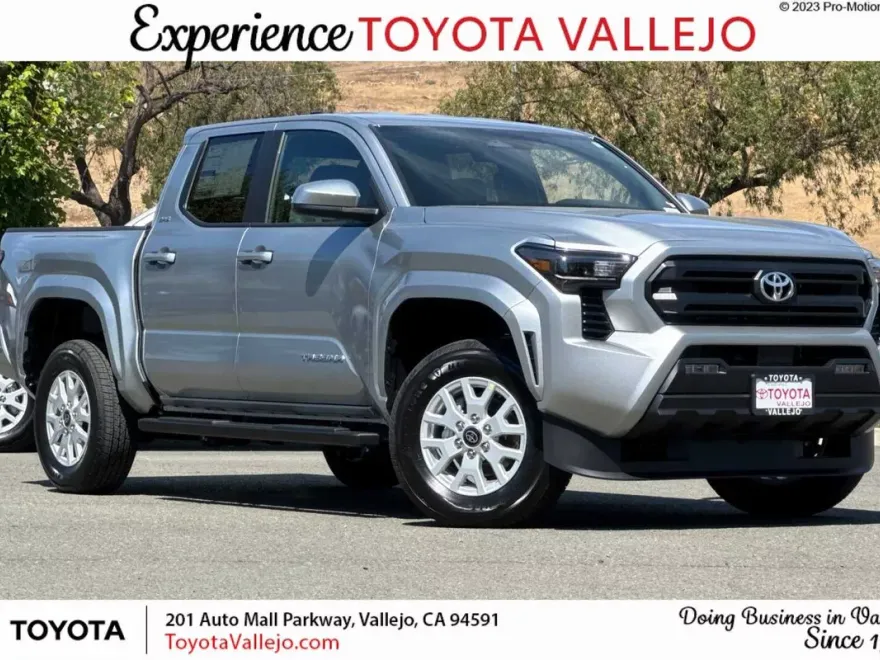 2025 Toyota Tacoma SR5 photo 1
