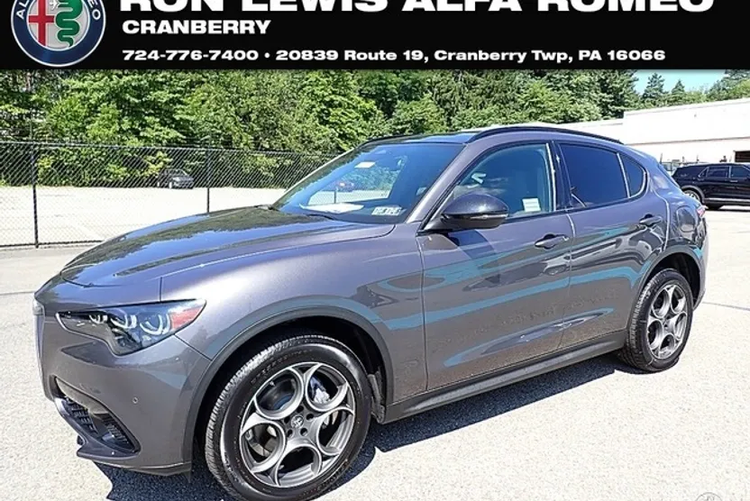 2025 Alfa Romeo Stelvio Sprint Base photo 1