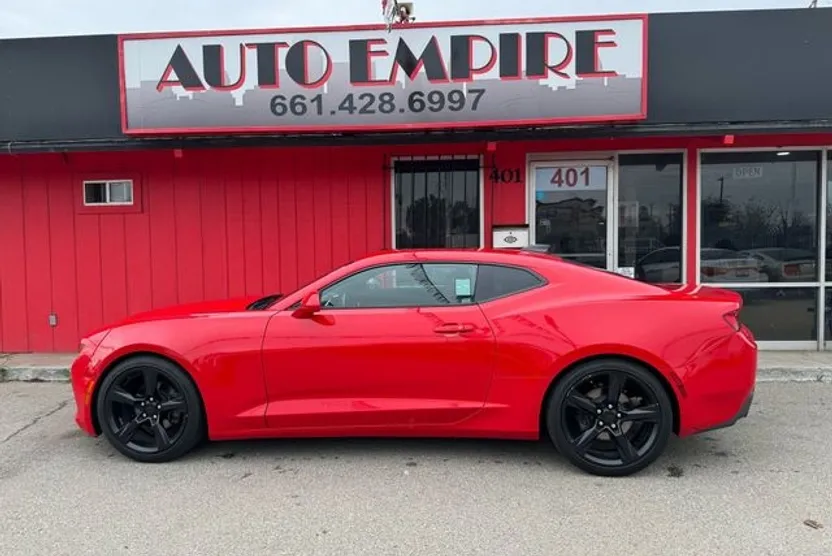 2017 Chevrolet Camaro Coupe photo 1