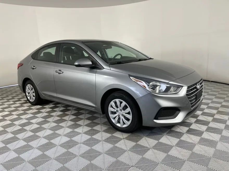 2021 Hyundai Accent SE photo 1