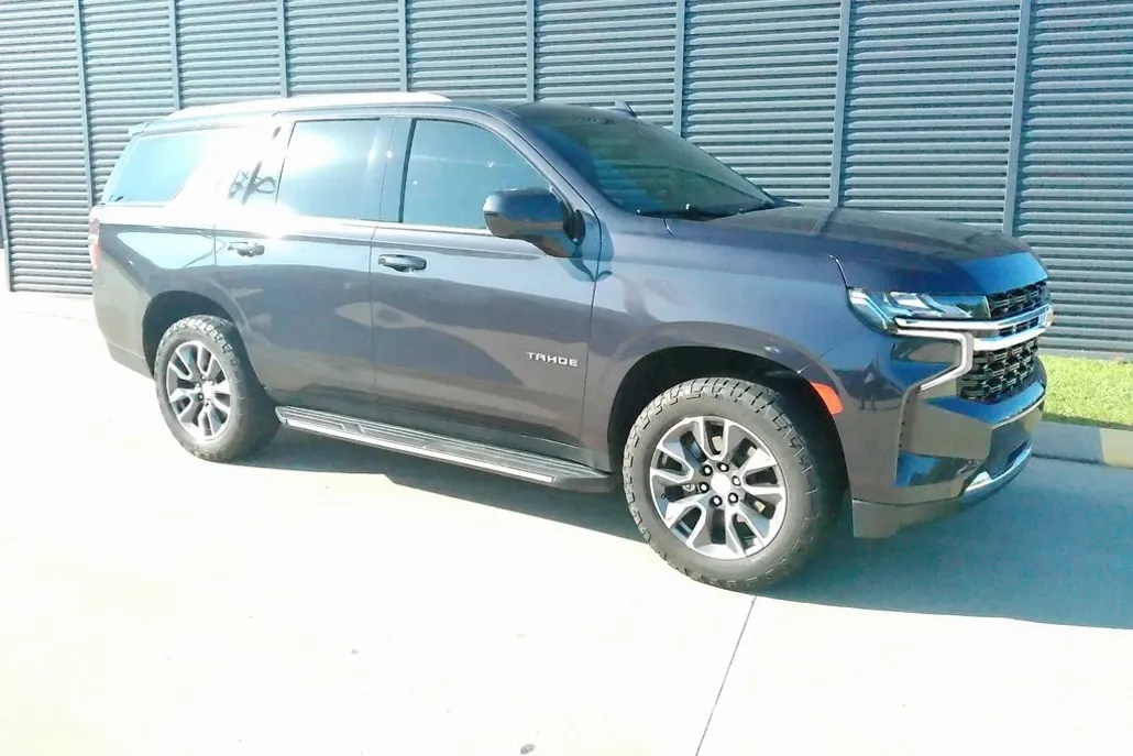 2023 Chevrolet Tahoe LS photo 1