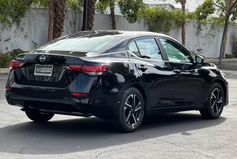 2025 Nissan Sentra SV photo 1