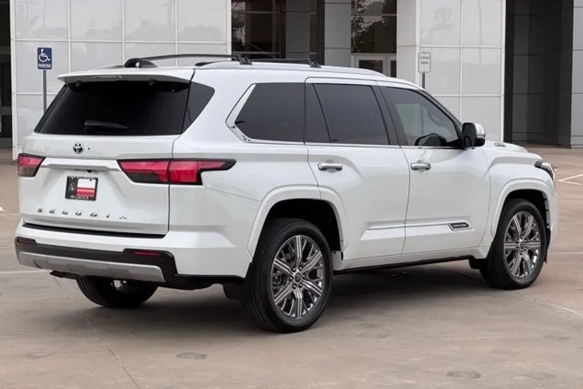 2024 Toyota Sequoia Capstone photo 1