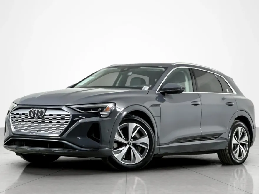 2024 Audi Q8 E-tron Prestige photo 1