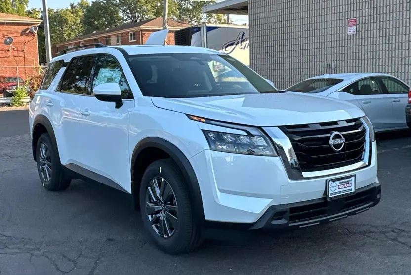 2025 Nissan Pathfinder SV photo 1