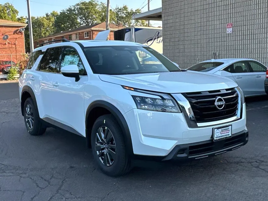 2025 Nissan Pathfinder SV photo 1