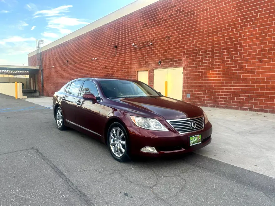 2007 Lexus LS 460 Luxury photo 1