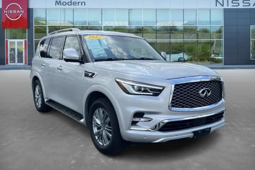 2023 Infiniti QX80 Luxe photo 1