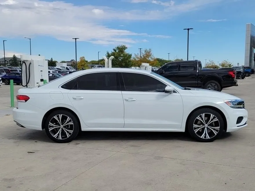 2020 Volkswagen Passat 2.0T SEL photo 1
