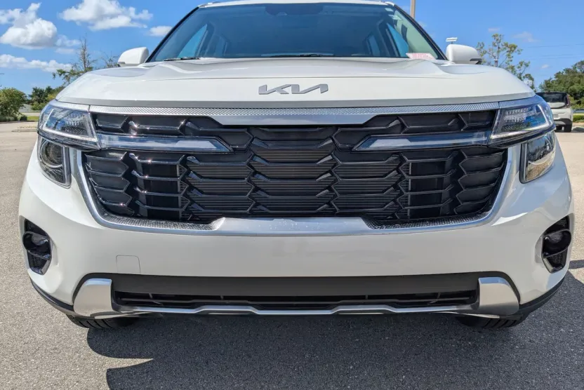 2026 Kia Seltos EX photo 1