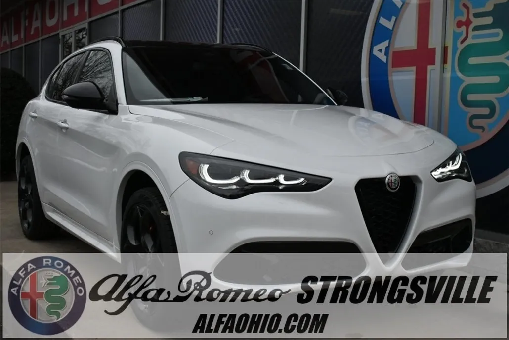 2025 Alfa Romeo Stelvio Tributo Italiano photo 1