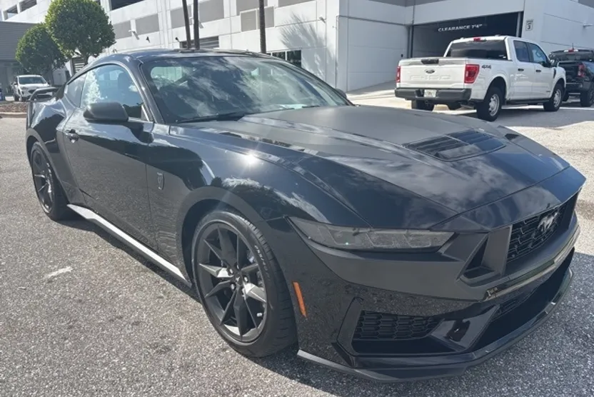 2024 Ford Mustang Dark Horse photo 1