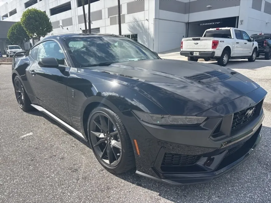 2024 Ford Mustang Dark Horse photo 1