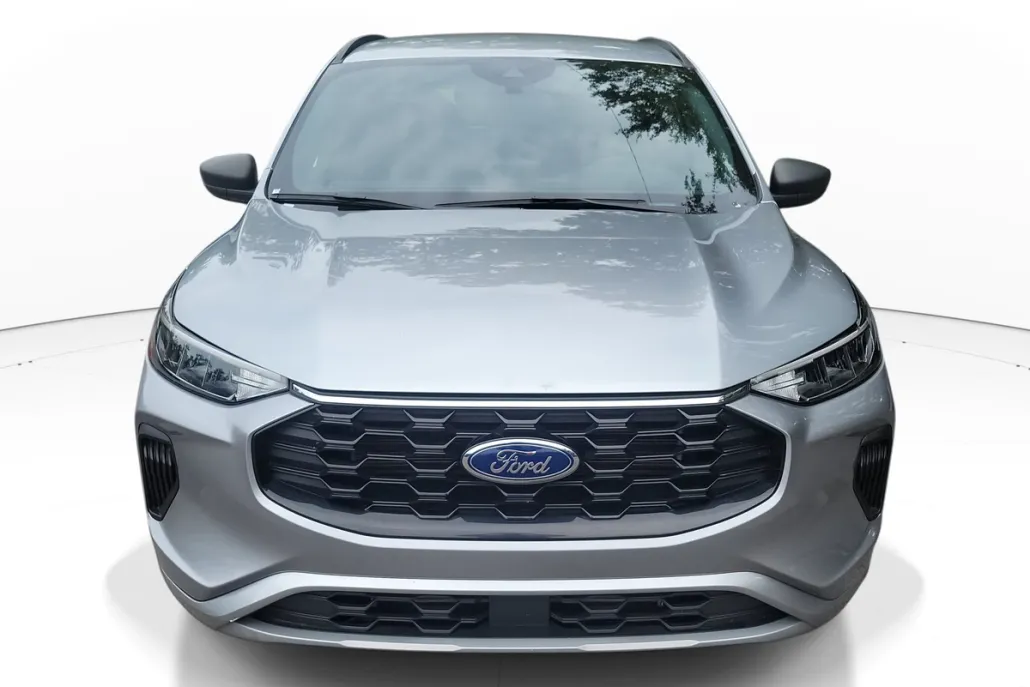 2024 Ford Escape ST-Line photo 1