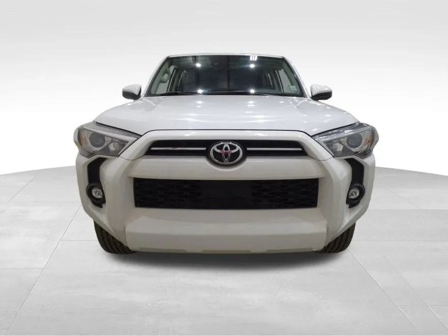 2021 Toyota 4Runner SR5 photo 2