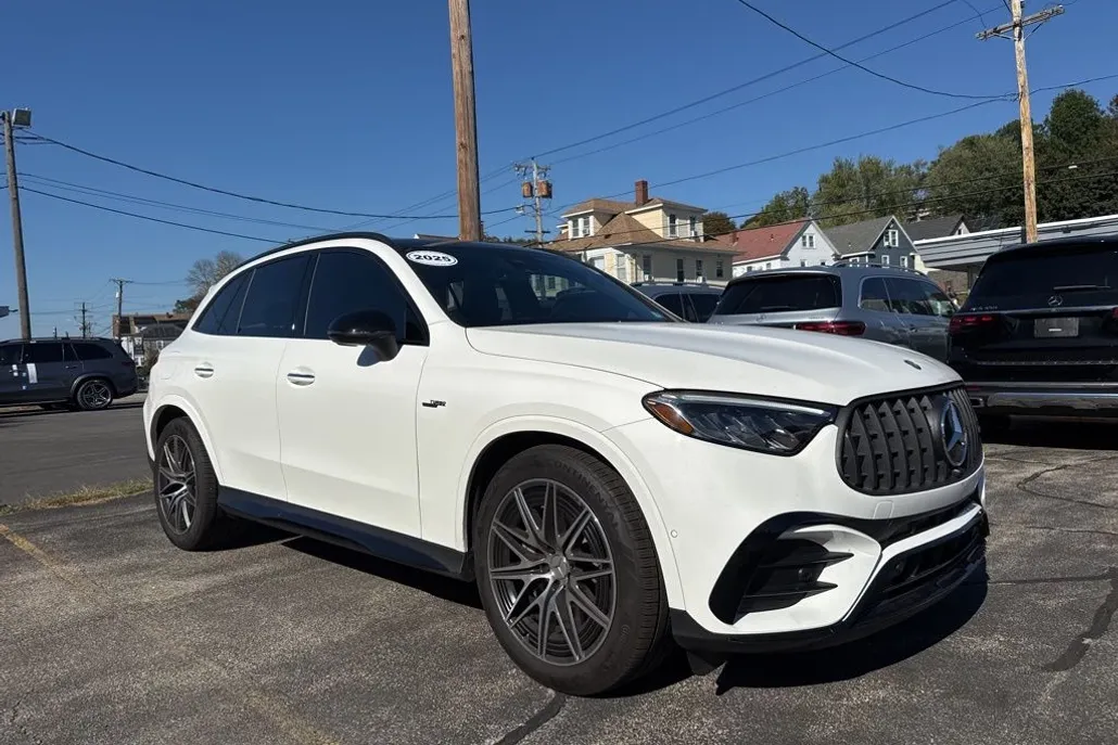 2025 Mercedes Benz GLC AMG 43 4MATIC photo 1