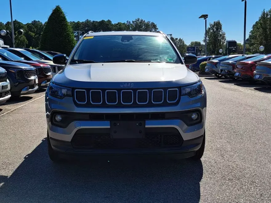 2022 Jeep Compass Latitude photo 1